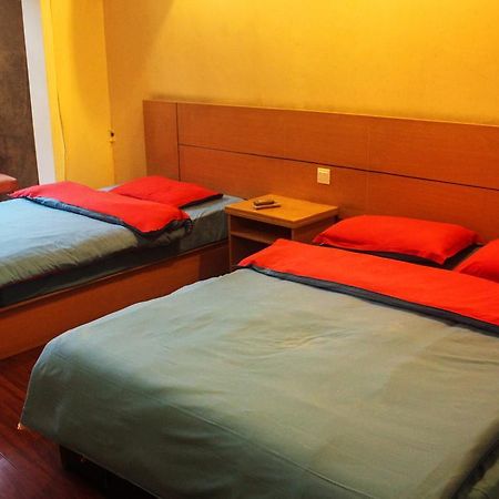 Dengba Hostel Chengdu Branch Экстерьер фото