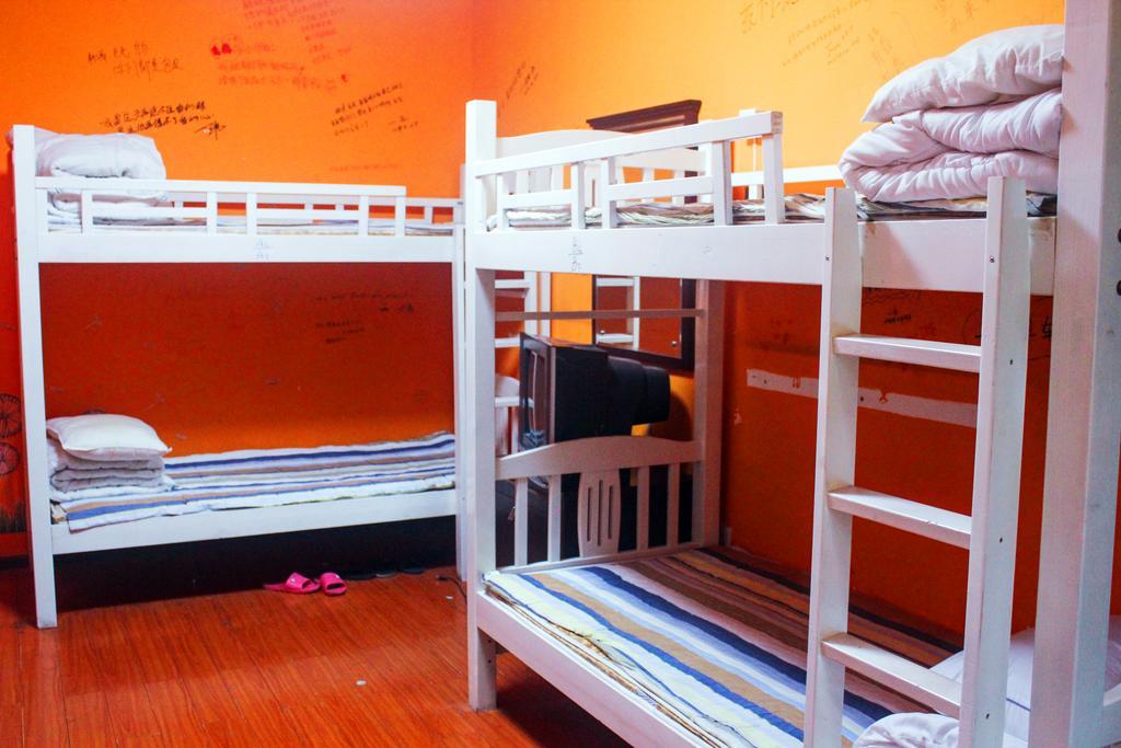 Dengba Hostel Chengdu Branch Экстерьер фото